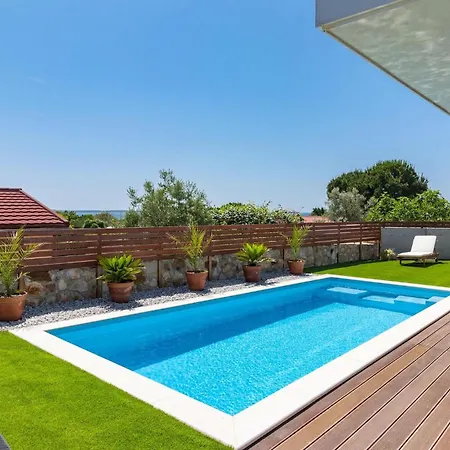 Cubic Dom wakacyjny Pula