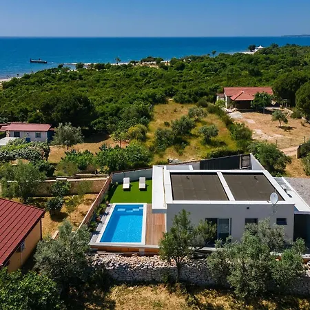 Cubic Ferienhaus Pula